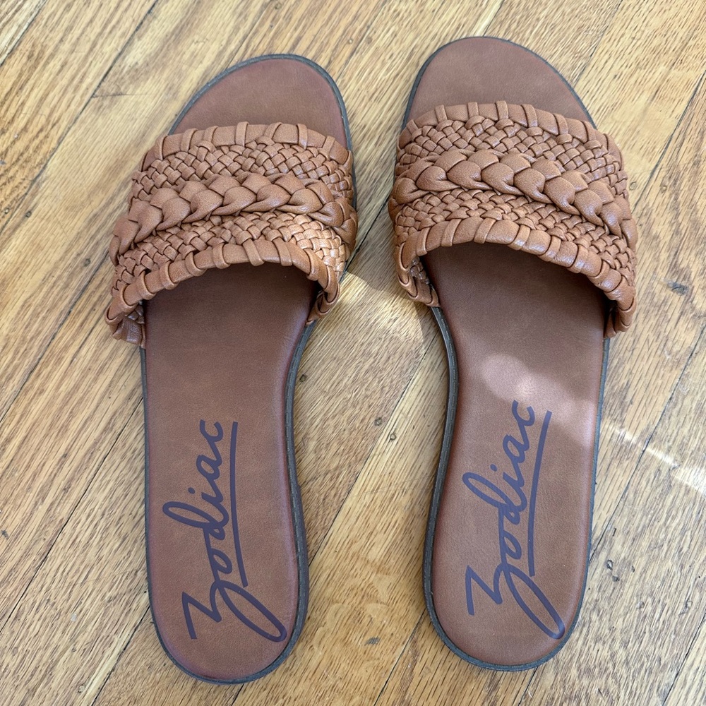 Slide Sandals - Picture 2 of 5